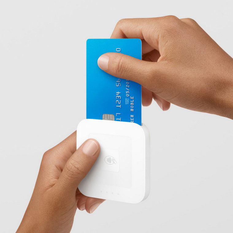 02-Square-Apple-Pay-Reader-Feature
