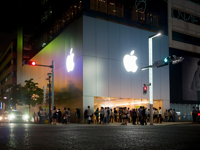 Bomb-at-Japan-Apple-Store