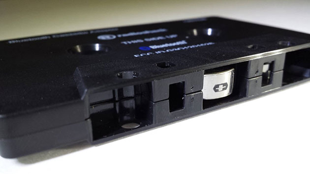 02-Radioshack-Bluetooth-Cassette-Adapter
