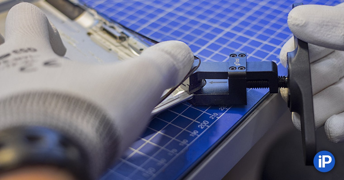 Iphone 6 гнется. Как выпрямить пластиковую бутылку в полотно. Как выпрямить корпус. Станок для выпрямления корпуса телефона. Выпрямления корпуса телефона.