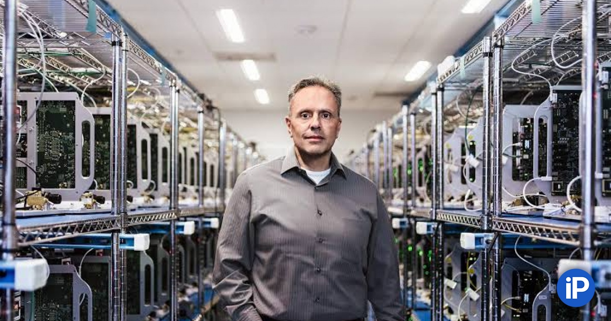 Создатель чипов Apple Silicon собирается уйти из компании. Тим Кук готов сделать его вторым человеком в Apple, чтобы он остался