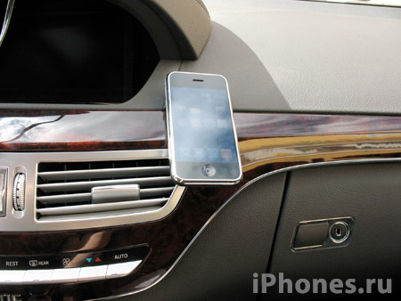 iPhone в Mercedes-Benz
