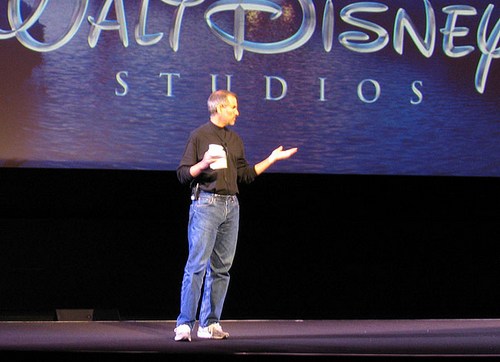 Стив Джобс решил переизбраться в совет директоров Disney