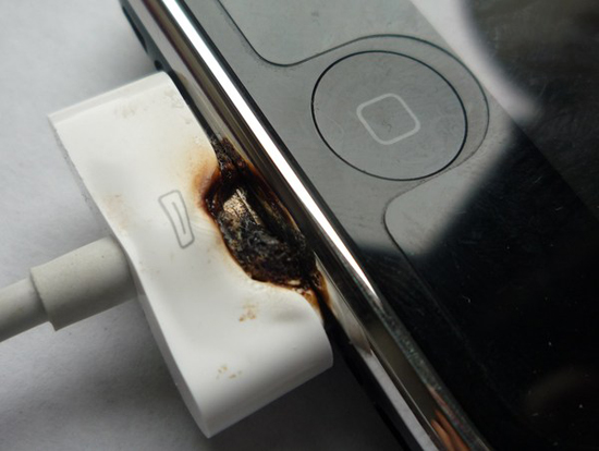 Apple’s iPhone: сгорел на работе