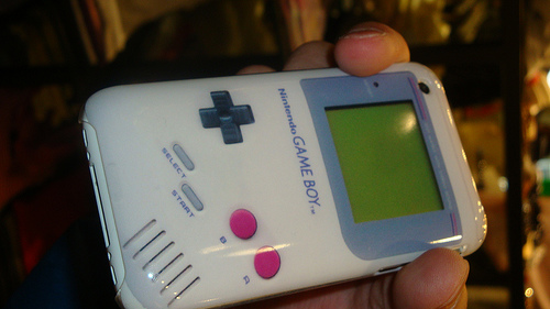 GameBoy? Ничего подобного. Это же iPhone!