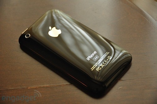 Первые фотографии нового iPhone 3GS