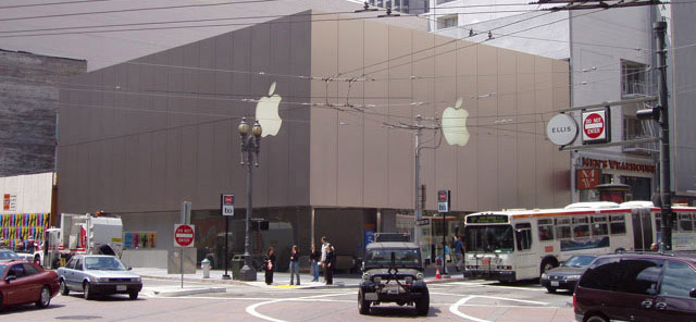 Утренний визит в Apple Store