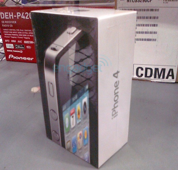 iPhone 4 уже добрался до Wal-Mart