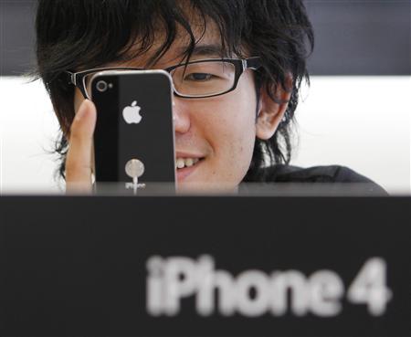 77% покупателей iPhone 4 – апгрейдеры