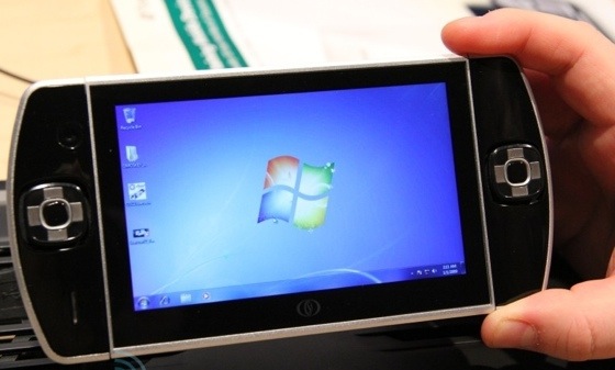 Ocosmos OCS-1: своеобразный игровой аналог iPod touch или PSP на базе Windows