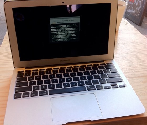 Владельцы новых MacBook Air столкнулись с проблемами железа