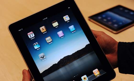 Второй iPad должен появиться в апреле 2011