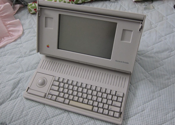 На eBay попал прототип первого портативного компьютера Apple