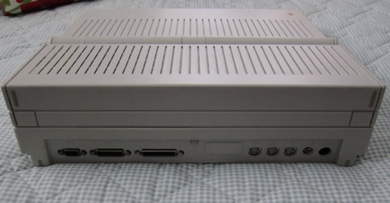 01-6-Macintosh-Portable