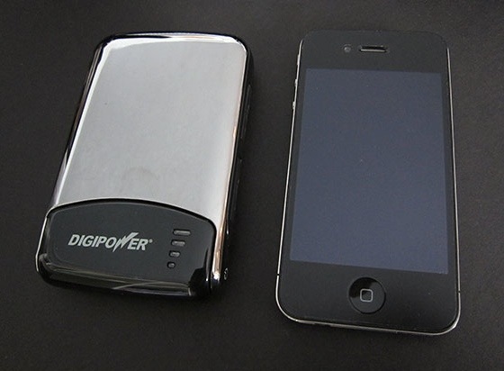 DigiPower JumpStart Flip: удобный внешний аккумулятор для iPhone 4 и других гаджетов