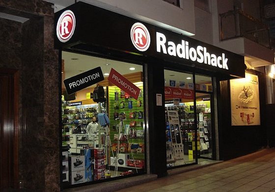 BestBuy раздаёт 3Gs, пока Radioshack «в шоке»