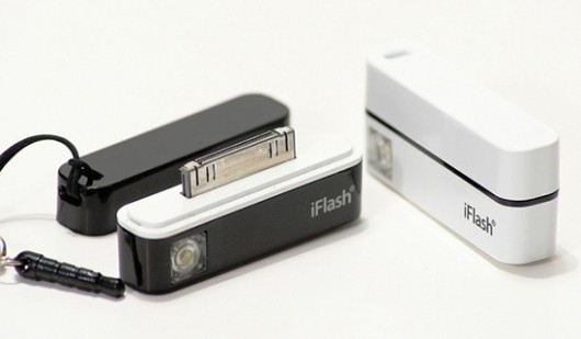 iFlash: вспышка для всех iPhone, iPod Touch и даже iPod nano