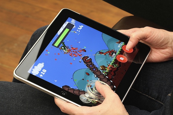 Fling iPad Joystick: физический геймпад для планшетника