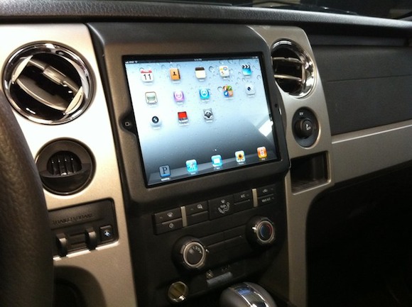 iPad 2 — бортовая панель для Ford