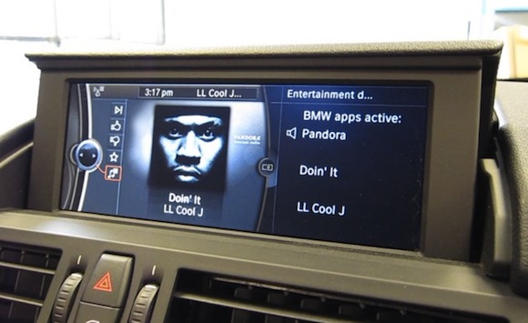 BMW ConnectedDrive: автомобильная система с поддержкой iPhone и iPod Touch