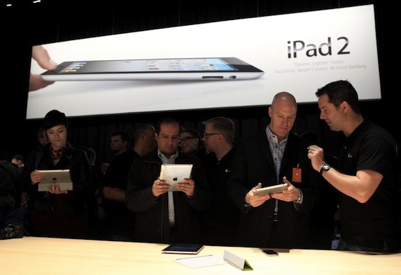iPad 2 бьет все рекорды по продажам