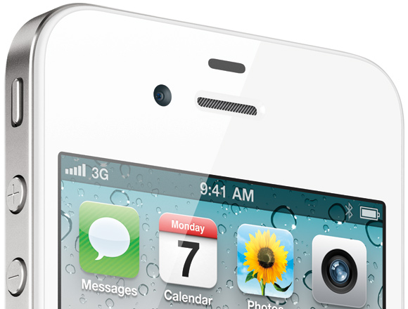 Белый iPhone 4 не имеет проблем ни с антенной, ни с датчиком приближения