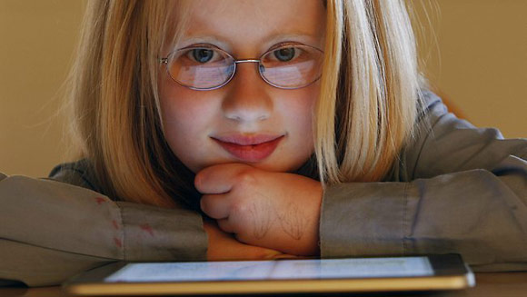 Как iPad помог маленькой девочке