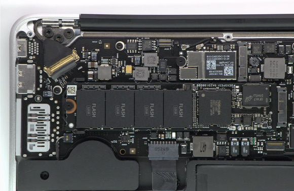 Apple наращивает объём памяти MacBook Air