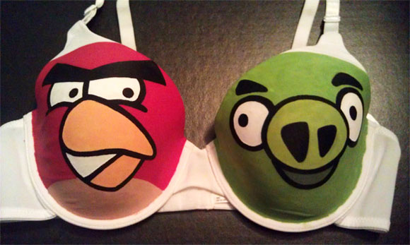 Angry Birds теперь и на женской груди