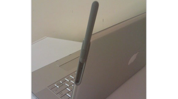 “Отдайте пожалуйста MacBook 3G”. Apple