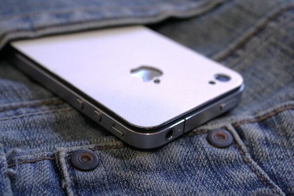 Шкурка для iPhone – обзор кожаных накладок iRich