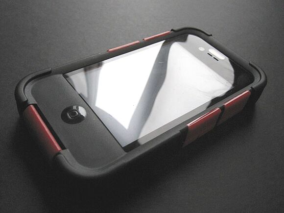 Новый Ivyskin Wrangler – легкий бронежилет для iPhone