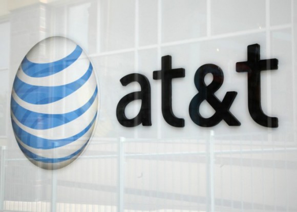 AT&T активировал 7.6 миллионов iPhone