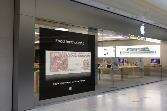 Apple Store принимает к оплате продовольственные талоны