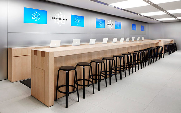 Маленький iCloud в Apple Store