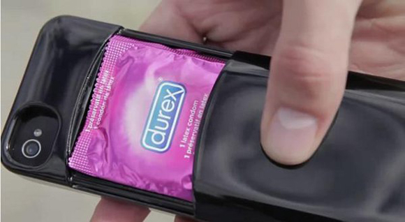 iPhone с кармашком для… презерватива