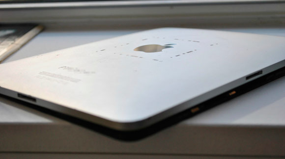 iPad с двумя 30-пиновыми разъёмами