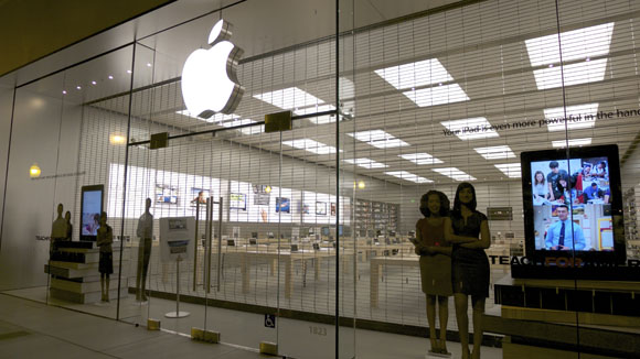 Apple  временно закрыла несколько своих магазинов
