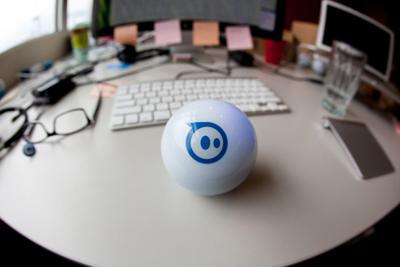 Обзор робоигрушки Sphero: гоняем шары с помощью iPhone