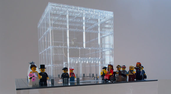 Apple Store на Пятой авеню воссоздали из LEGO