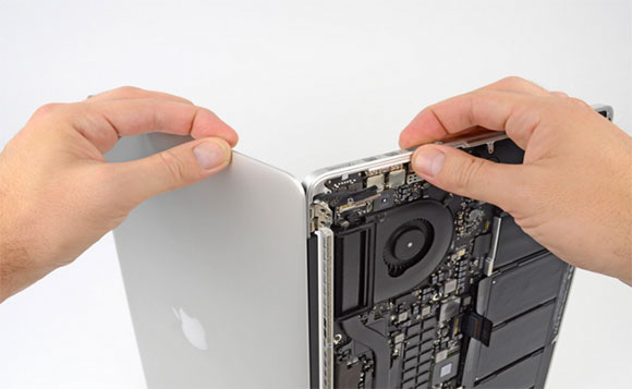 iFixit: негарантийная замена аккумулятора в Retina MacBook Pro обойдется от $500