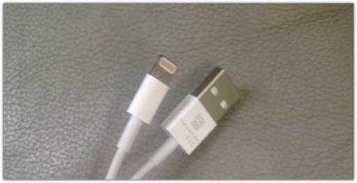 Фотографии нового USB-кабеля iPhone 5