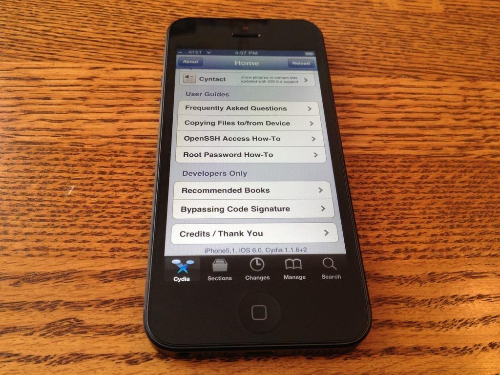 Первый джейлбрейкнутый iPhone 5
