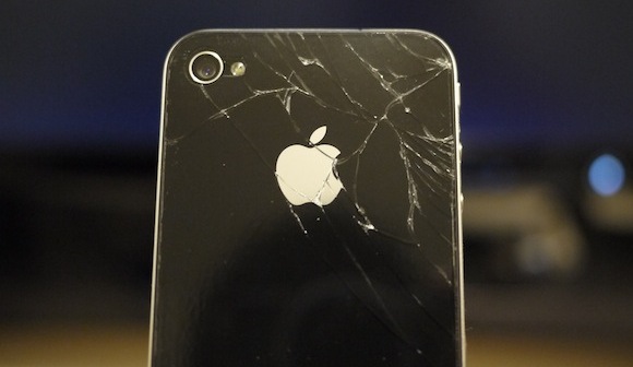 Разбил стекло в iPhone? Не судись