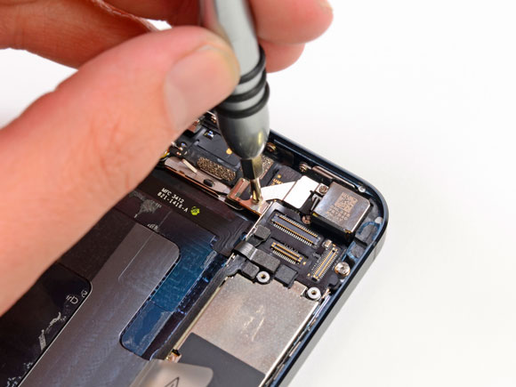 Foxconn: iPhone 5 — самый сложный для сборки