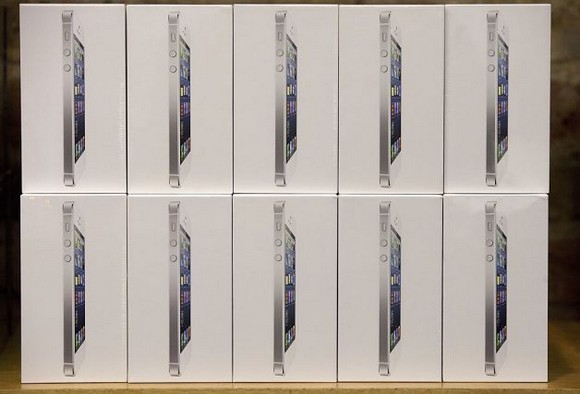 Apple догоняет спрос на iPhone 5