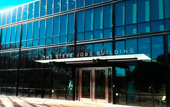 Pixar назвала своё главное здание именем Стива Джобса
