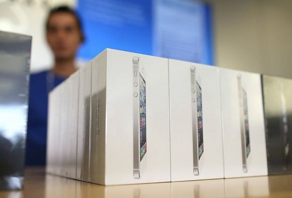 Официальные цены на iPhone 5 в России