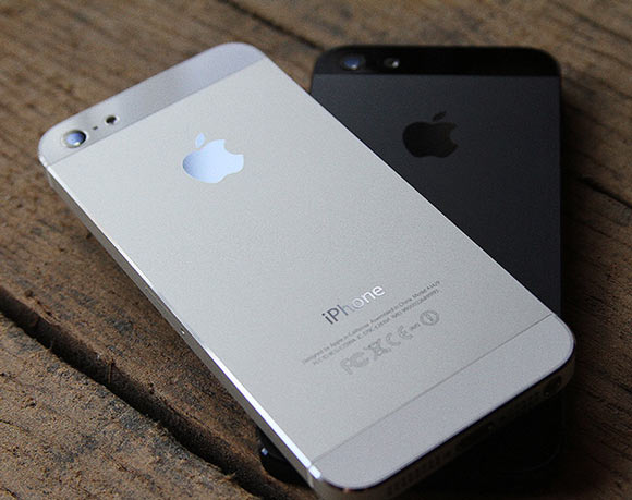 iPhone 5 остался лидером продаж в феврале
