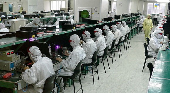 Низкий спрос на iPhone 5 ударил по Foxconn